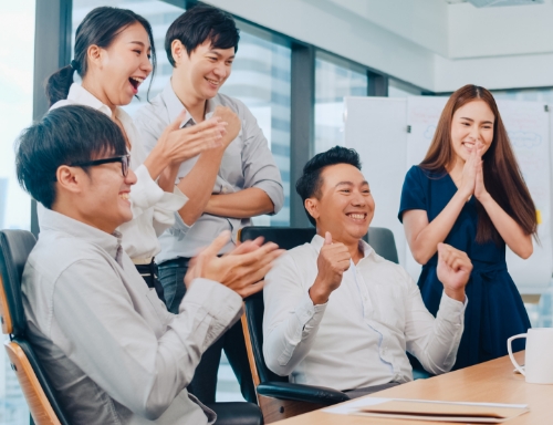 在友達學習、成長茁壯