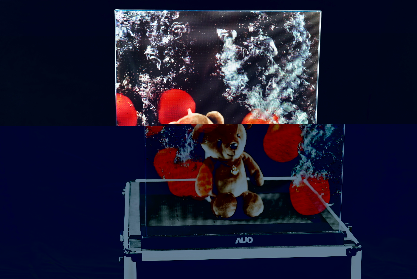 友達領先研發Micro LED透明顯示器，具備高穿透、低繞射、高亮度、可拼接之特性，可應用於智慧移動、智慧零售、商業展示等多元場域