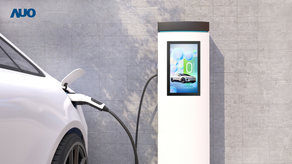 友達〝EVSE車用充電樁解決方案〞專為電動汽車充電樁設計，具有高亮度、克服戶外艱難環境的耐溫、耐紫外線等特性，並搭載散熱性及擴充性強的高效能工業電腦，可實現人機互動訴求，如資訊顯示、支付等應用