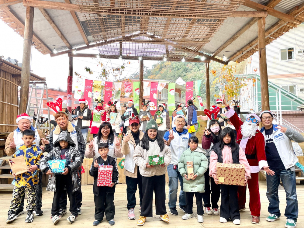 友達永續基金會號召「圓夢計畫」行動連續23年，由同仁凝聚內部愛心與資源送往偏鄉，累積為逾萬名兒童圓夢，實踐友達共創共好的永續精神。