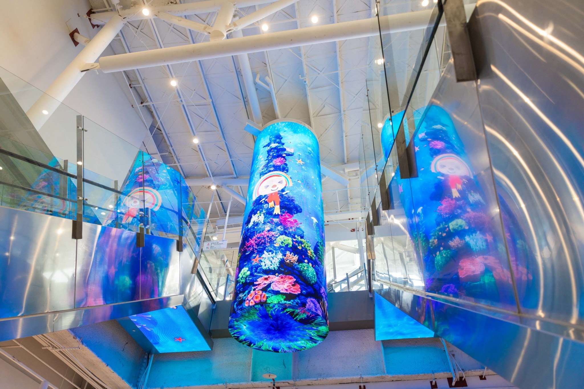 達擎與傑可達整合先進顯示技術與軟硬體應用服務，提供一系列大型LED顯示解決方案，為全新改裝開幕的「清水服務區」佈局嶄新視覺體驗。