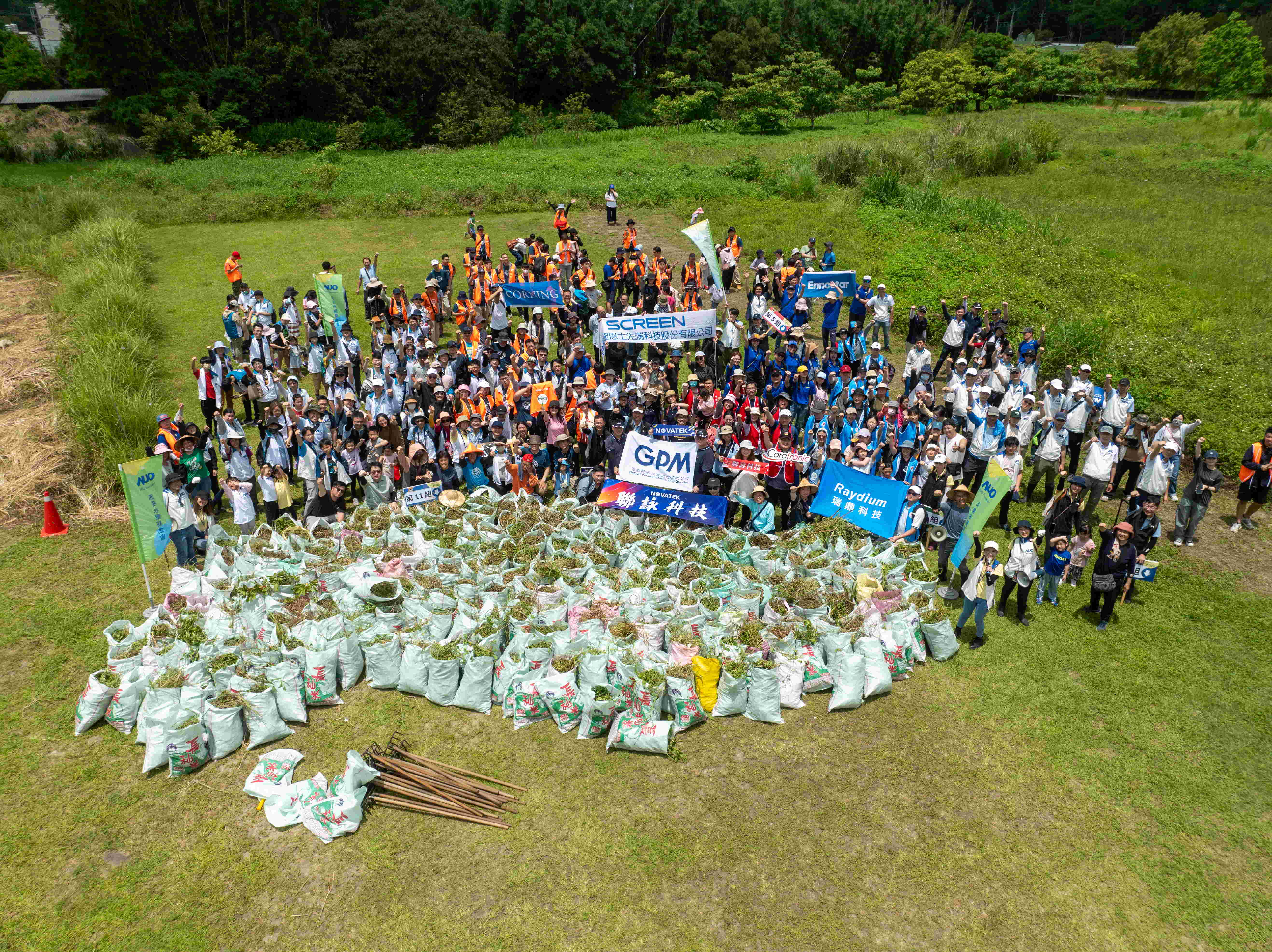 友達永續基金會以行動將永續理念落實在日常生活，並結合各種環保節日與內外部利害關係人共同倡議，持續舉辦「手護台灣綠色堡壘」之生物多樣性倡議系列活動，發揮企業綠色影響力