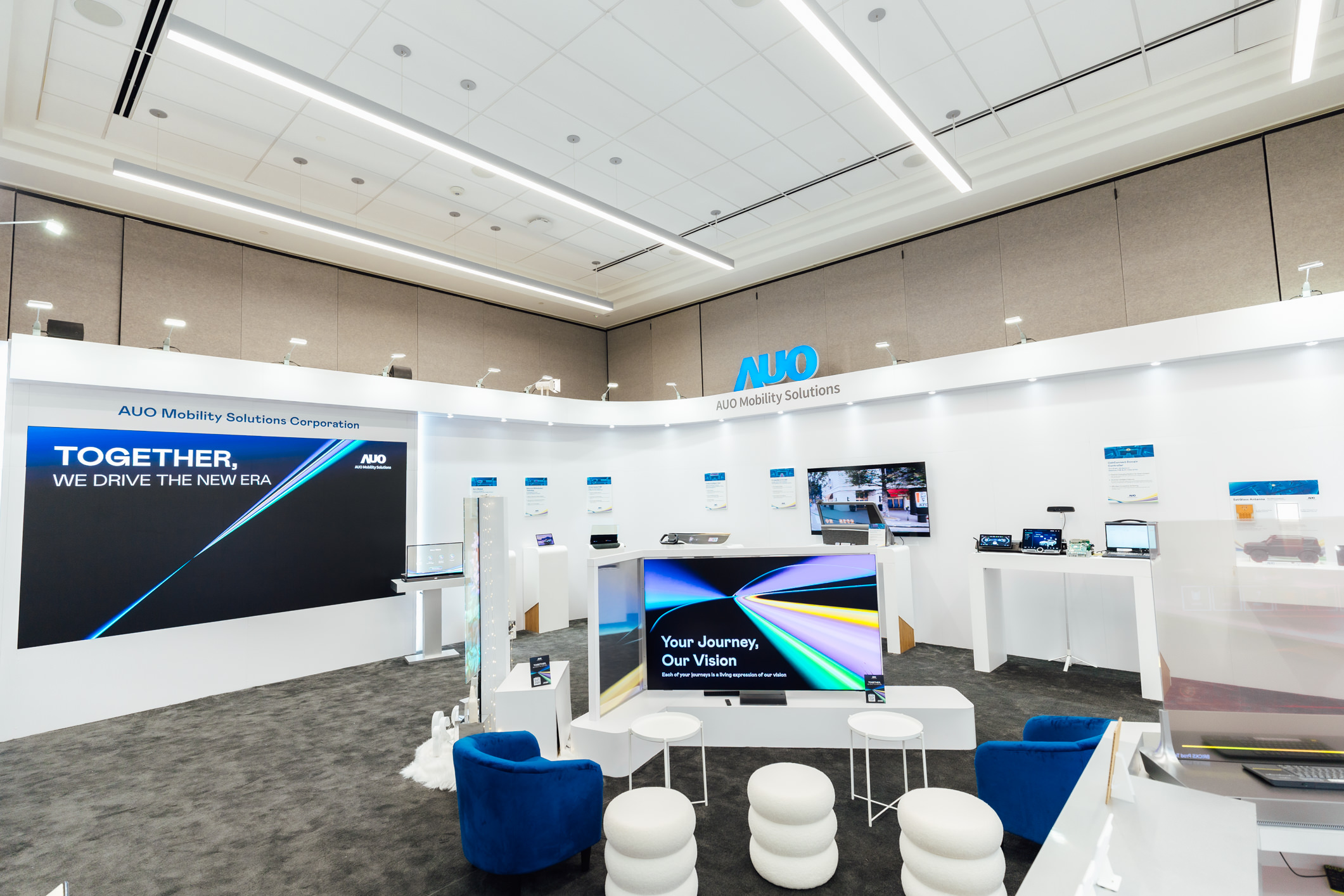 友達智慧移動在AI與軟體定義汽車的演進下，重新定義顯示人機互動，致力與產業客戶合作共創，打造具差異化、功能擴展彈性的未來座艙體驗。